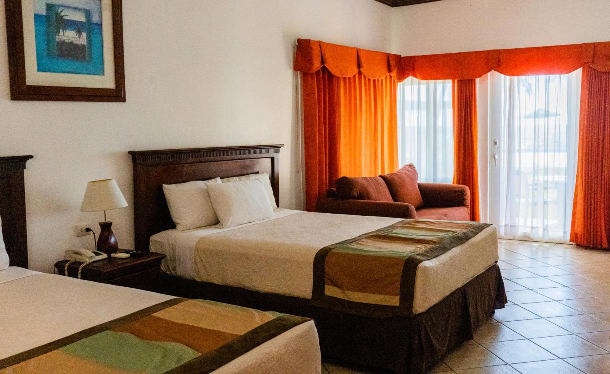 מונטריסיו Hotel Cayman Suites מראה חיצוני תמונה