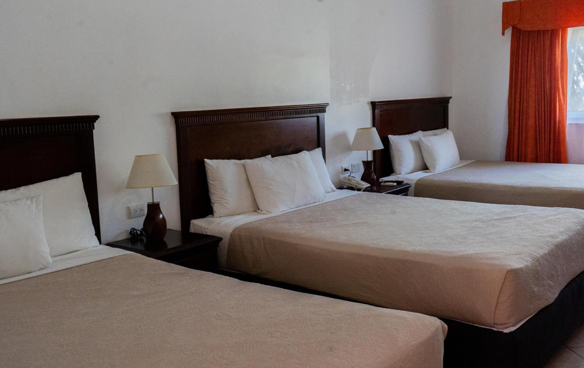 מונטריסיו Hotel Cayman Suites מראה חיצוני תמונה