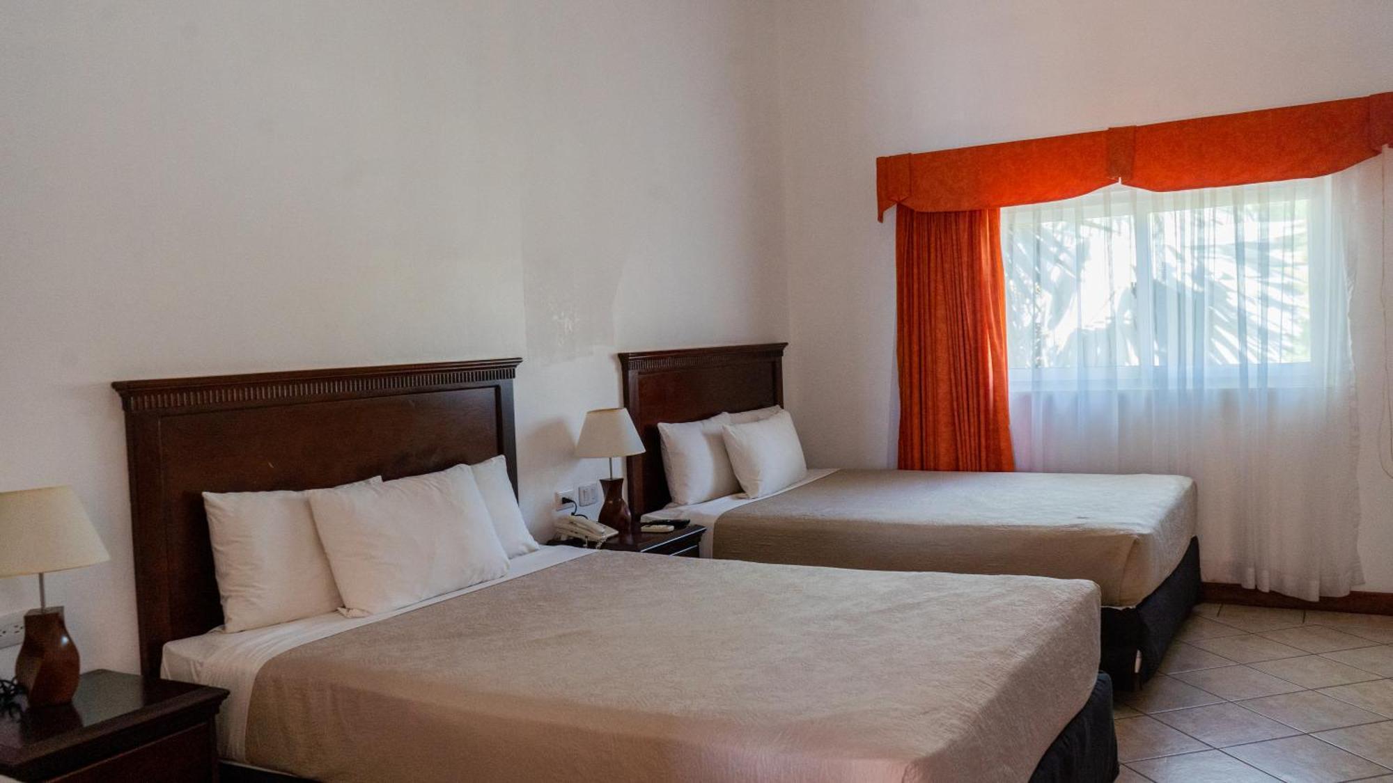 מונטריסיו Hotel Cayman Suites מראה חיצוני תמונה