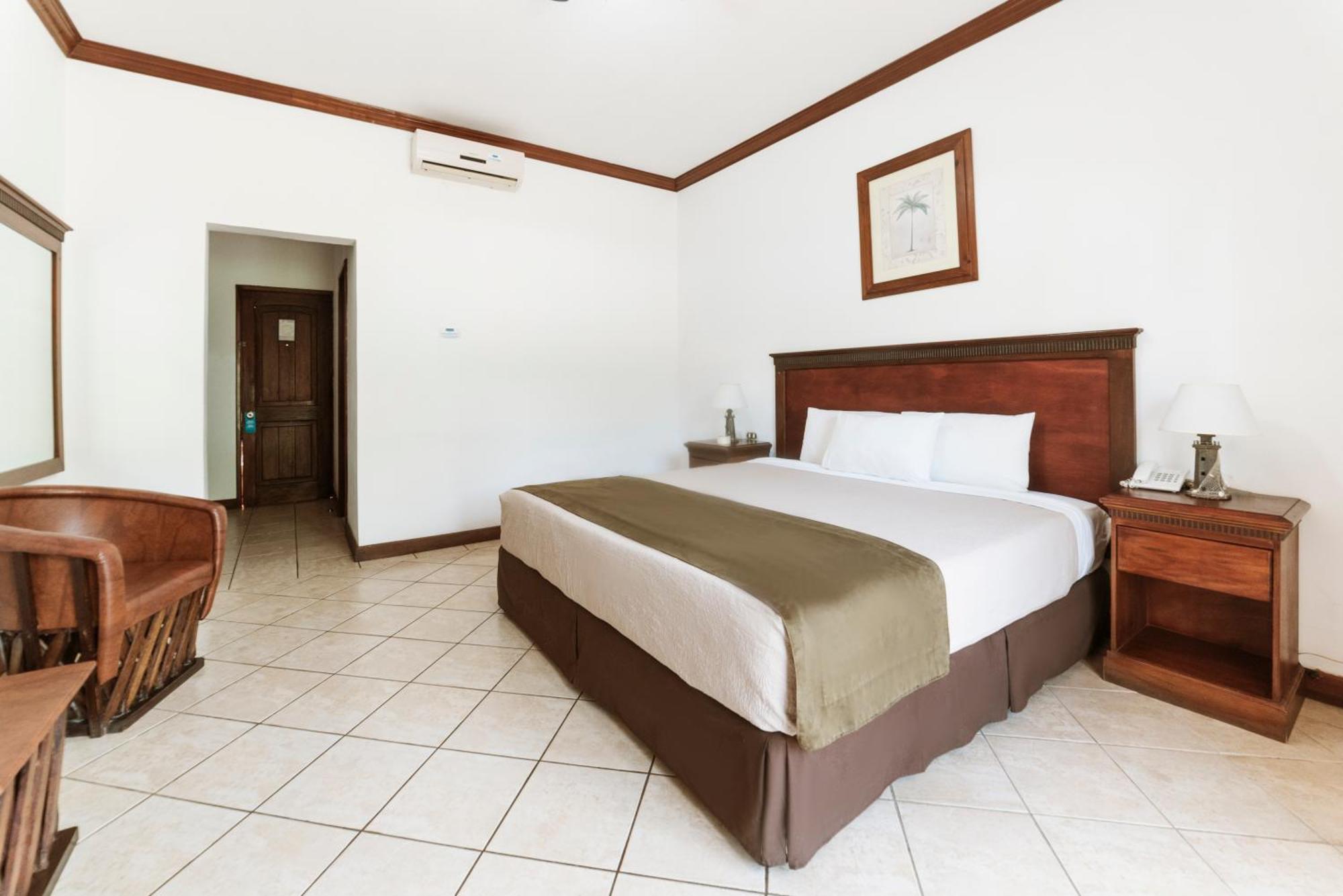 מונטריסיו Hotel Cayman Suites מראה חיצוני תמונה