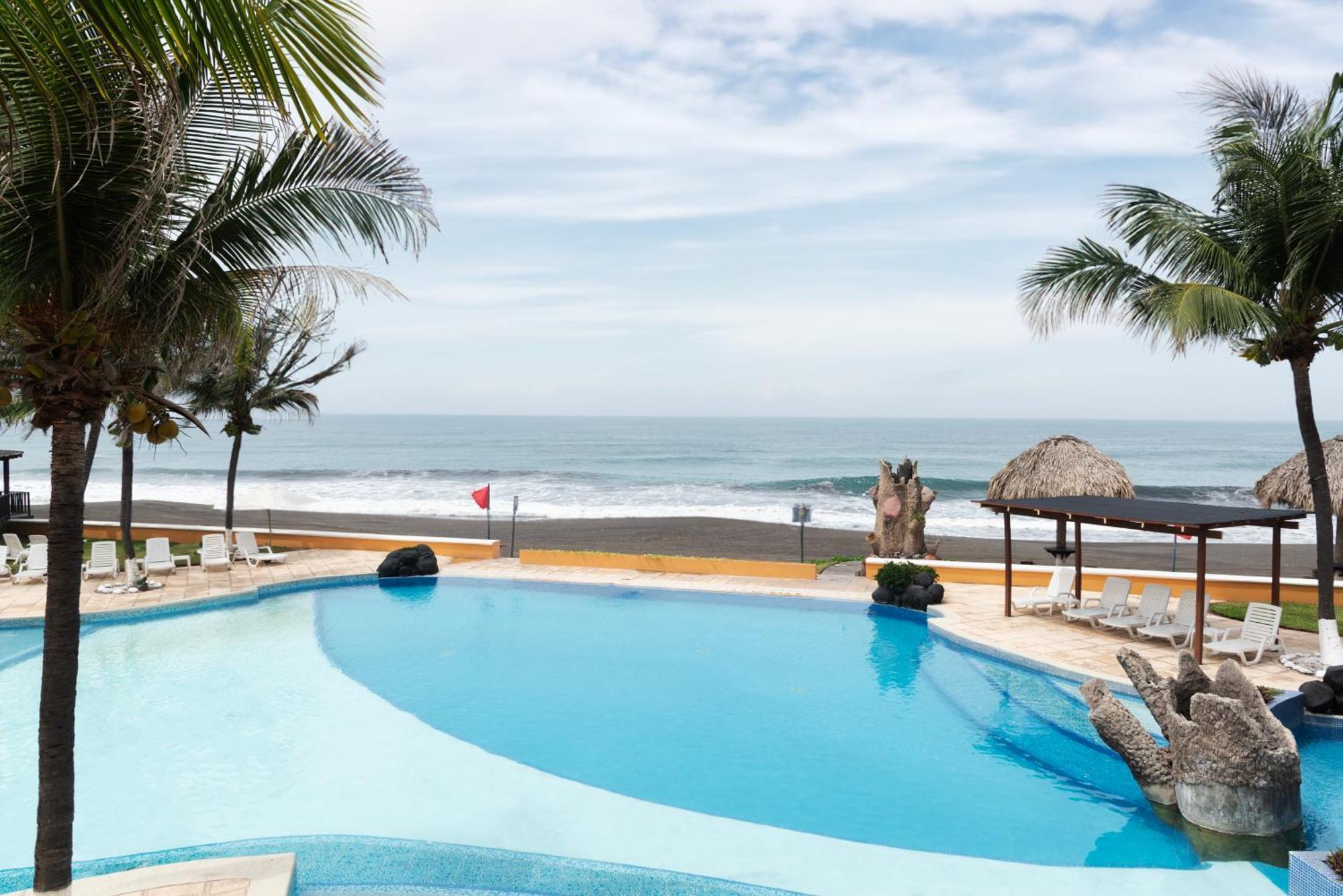מונטריסיו Hotel Cayman Suites מראה חיצוני תמונה