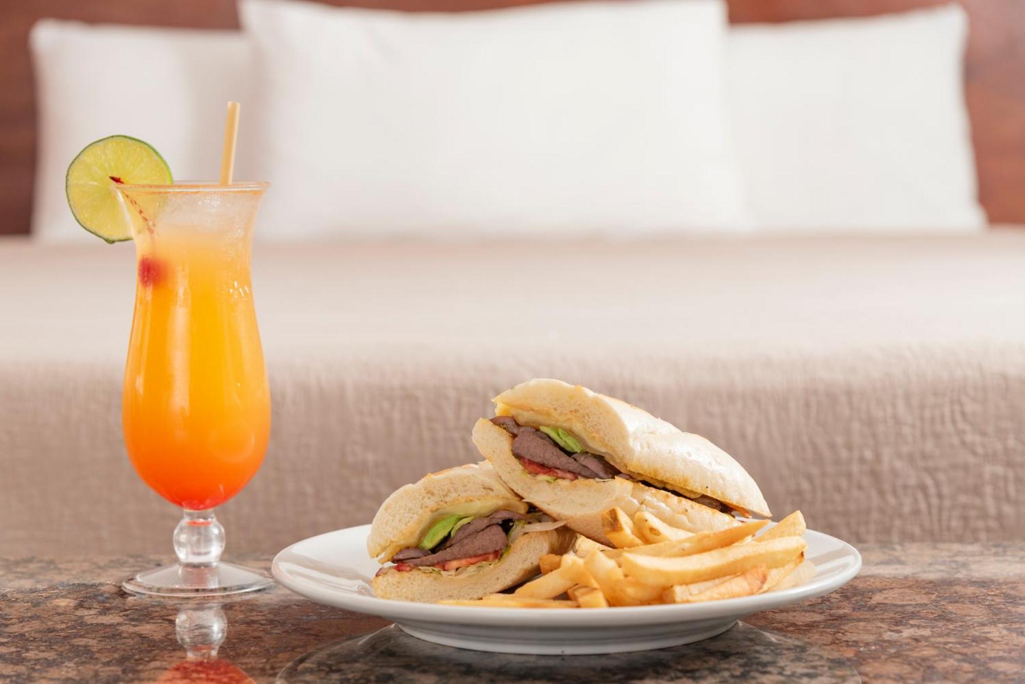 מונטריסיו Hotel Cayman Suites מראה חיצוני תמונה