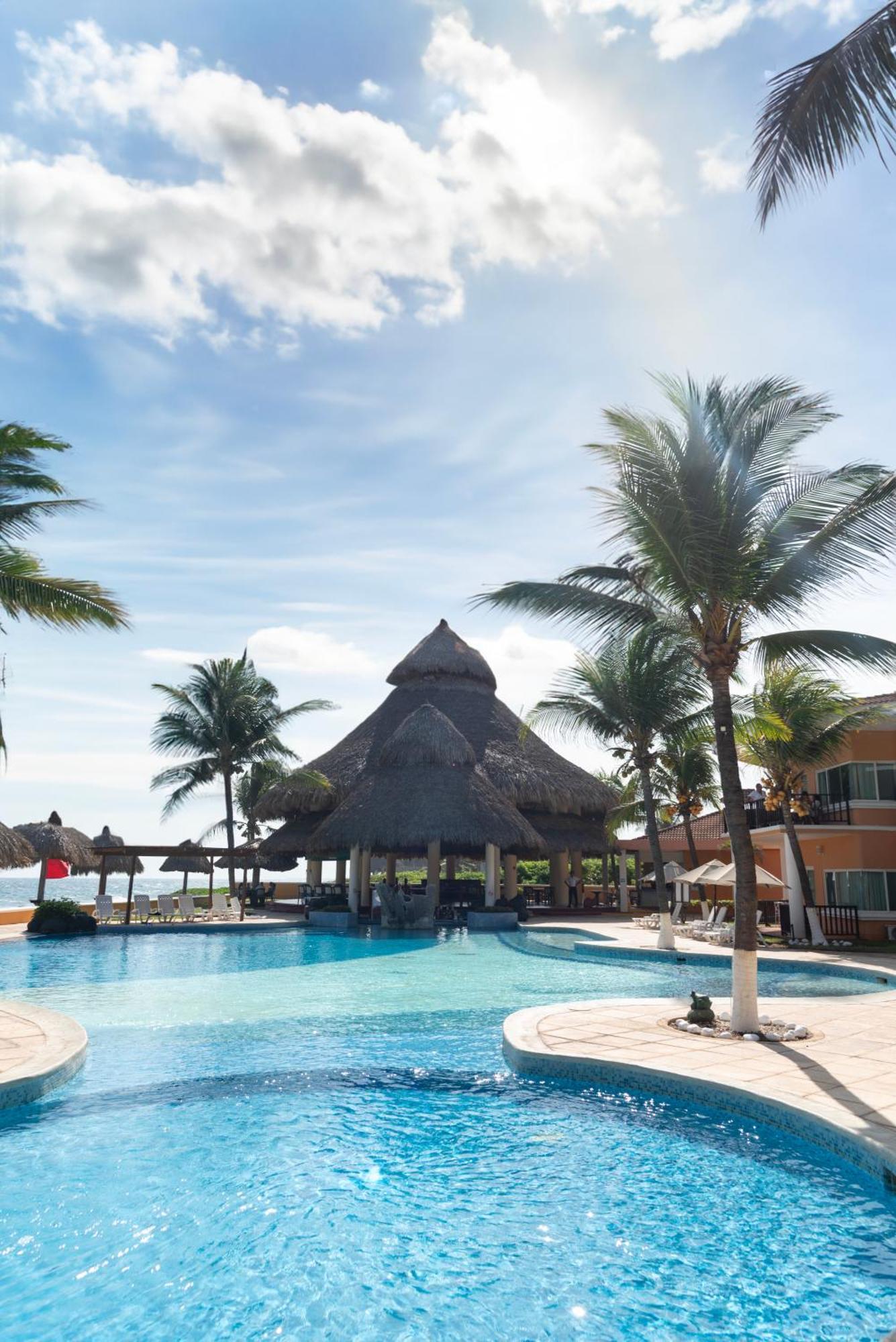 מונטריסיו Hotel Cayman Suites מראה חיצוני תמונה