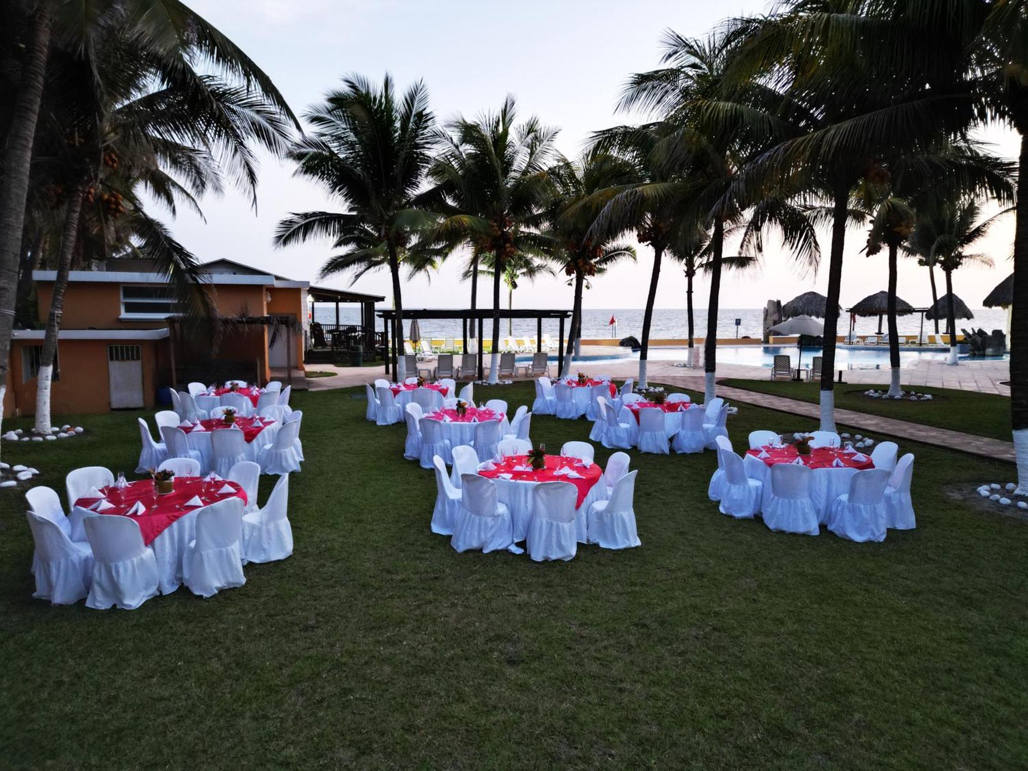 מונטריסיו Hotel Cayman Suites מראה חיצוני תמונה