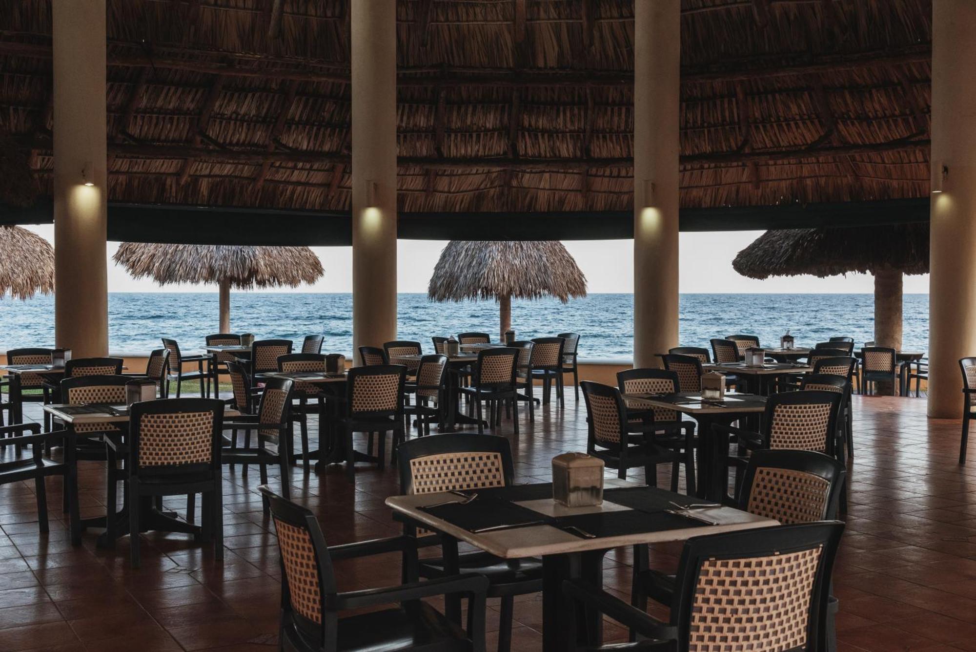 מונטריסיו Hotel Cayman Suites מראה חיצוני תמונה