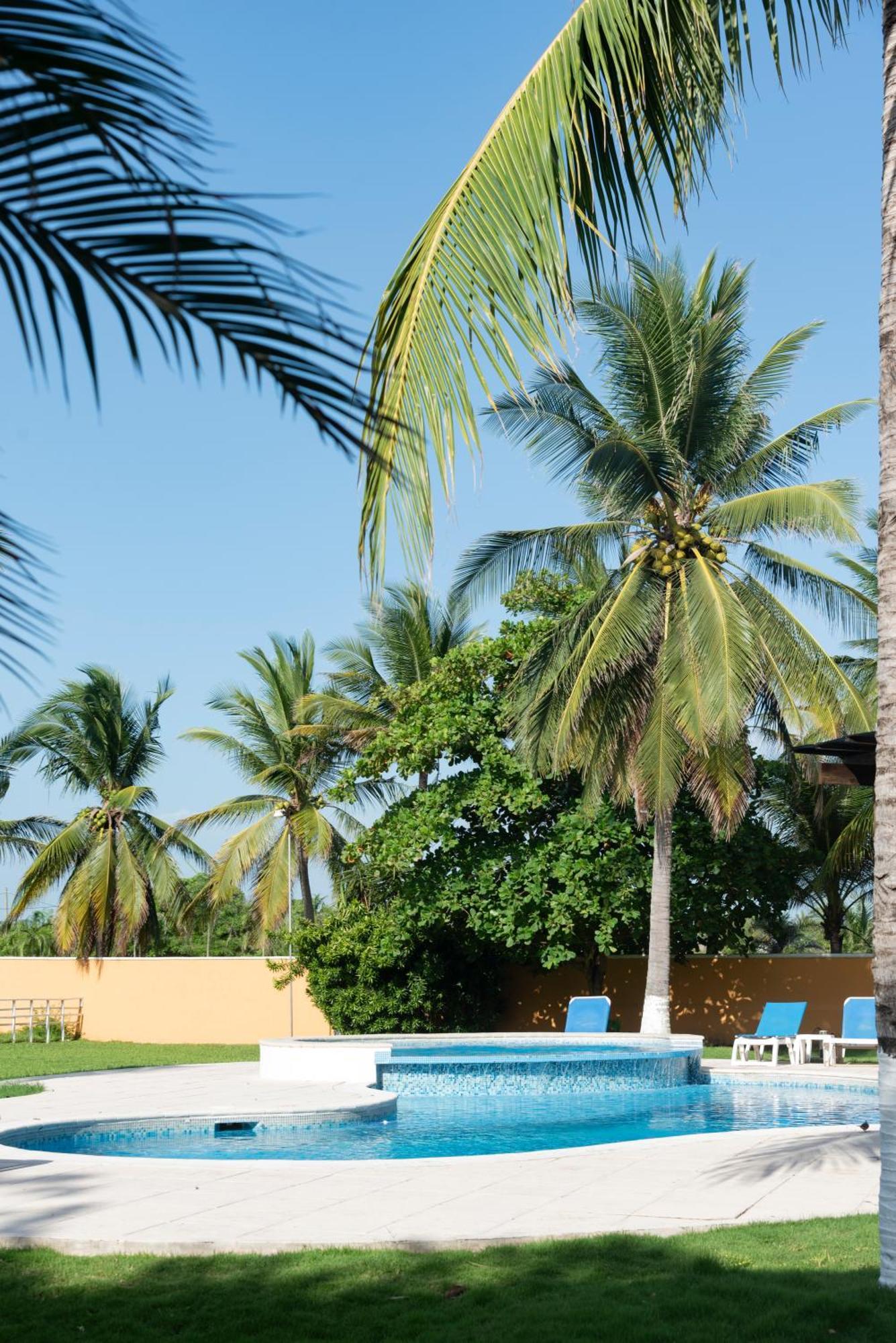 מונטריסיו Hotel Cayman Suites מראה חיצוני תמונה