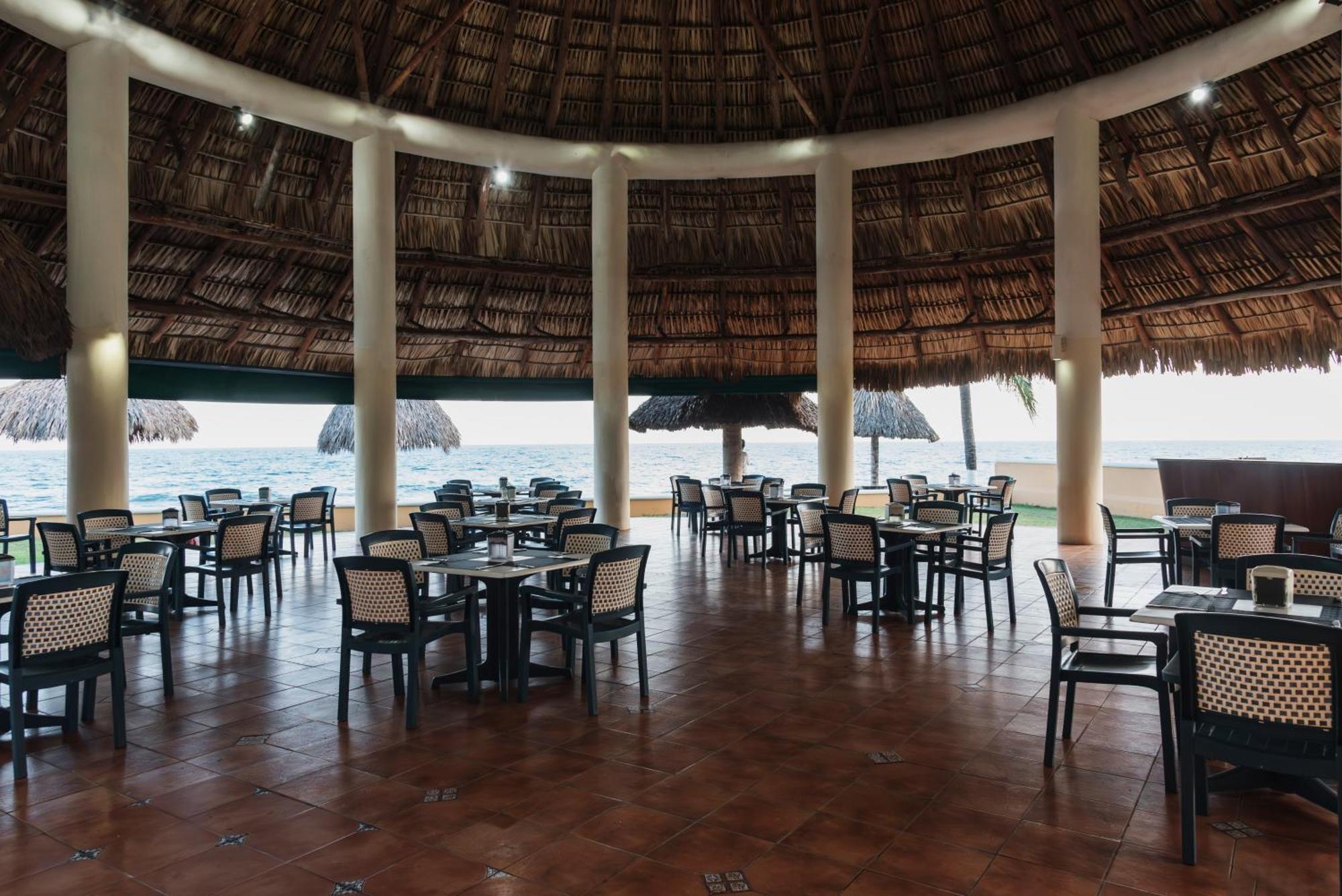 מונטריסיו Hotel Cayman Suites מראה חיצוני תמונה